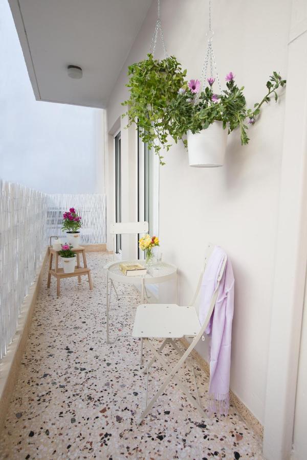 Effie'S Cozy Beach Front Apartment Resmo Dış mekan fotoğraf