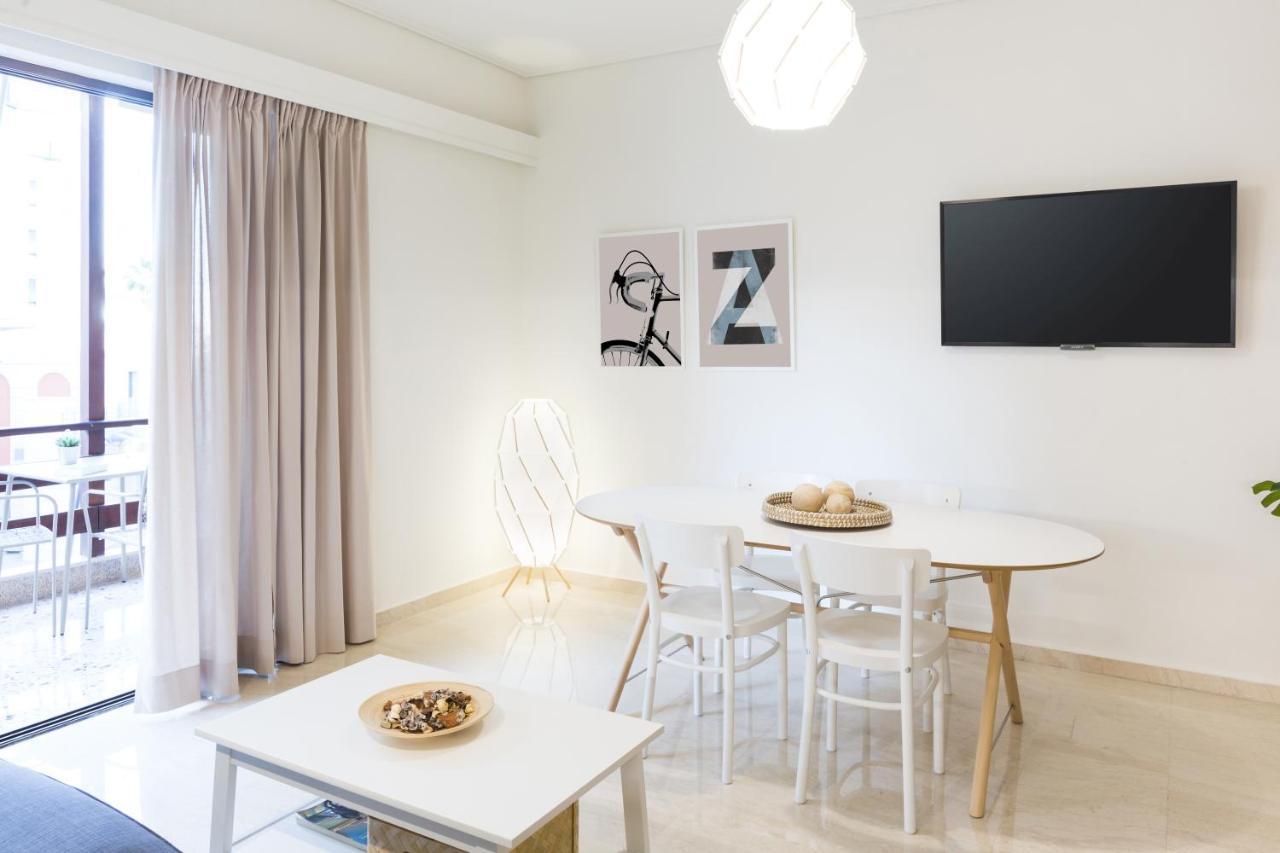 Effie'S Cozy Beach Front Apartment Resmo Dış mekan fotoğraf