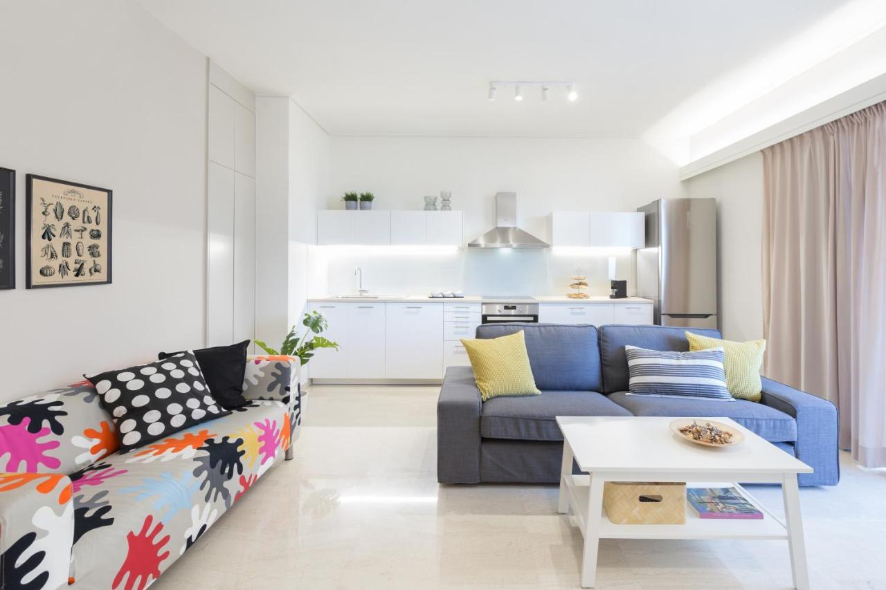 Effie'S Cozy Beach Front Apartment Resmo Dış mekan fotoğraf