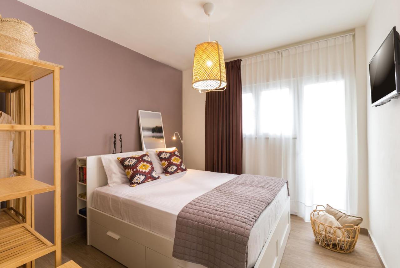 Effie'S Cozy Beach Front Apartment Resmo Dış mekan fotoğraf